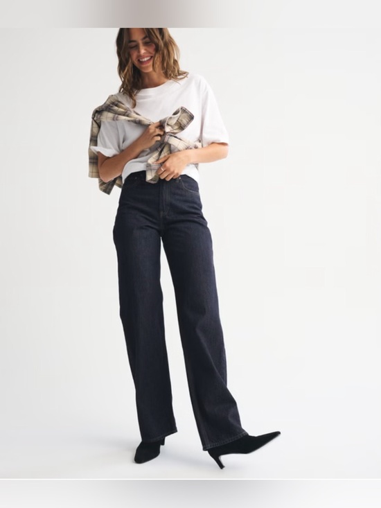 Abercrombie & Fitch Denim - Abercrombie & Fitch High-Rise Loose Jeans in Black